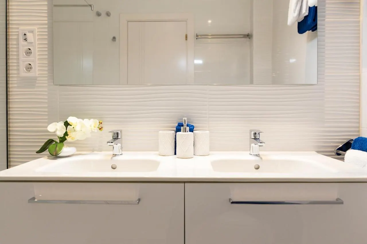 'Montano Three' Center By Ele Apartments Malaga